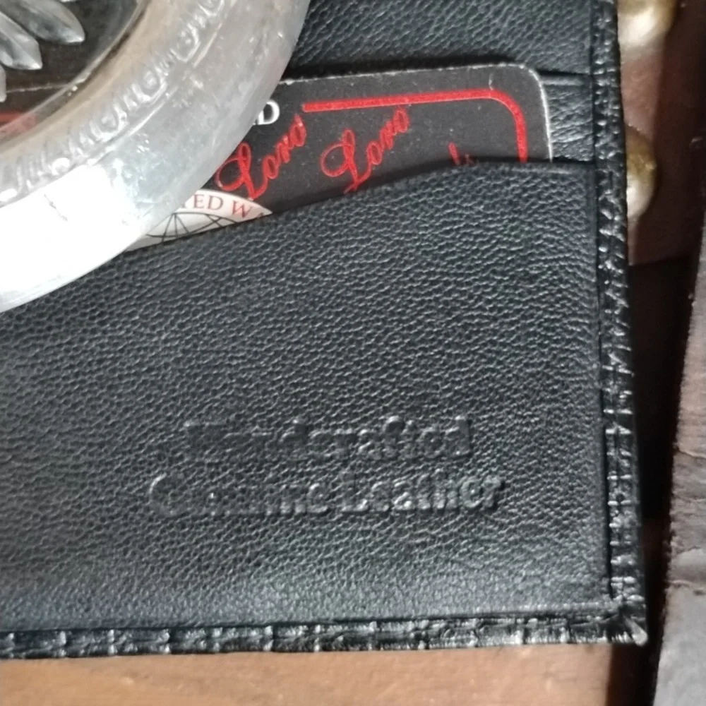 Black Tri Fold Textured  Leather Men's Wallet